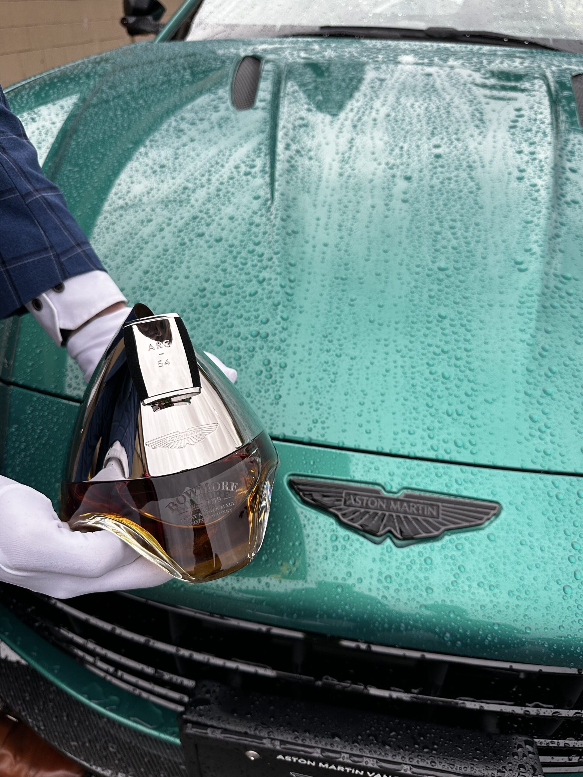 Bowmore X Aston Martin ARC 54-year-old - Mag Mei Adventures